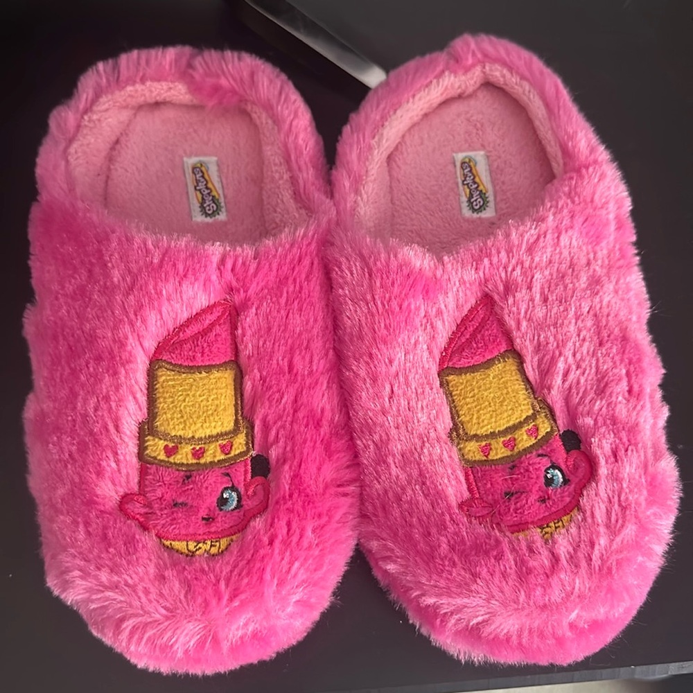 NWOB Girls Shopkins slippers